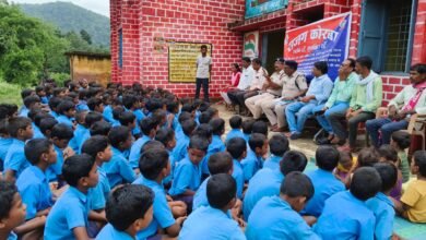 Photo of जटगा चौकी के प्रभारी एवं पुलिस स्टाफ द्वारा लगातार ग्रामीण अंचल में सजग पुलिस के तहत लोगों को दी गई जानकारी