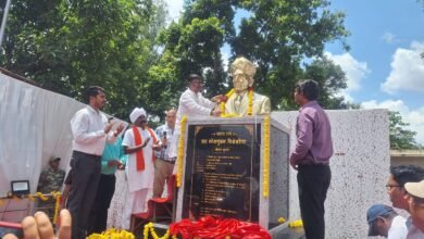 Photo of वन मंत्री केदार कश्यप ने किया इंजीनियर विश्वेश्वरैया के प्रतिमा का अनावरण