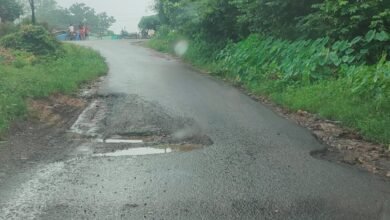 Photo of आमागोहन से कोनचरा नवीन डामर मार्ग की हालत पस्त