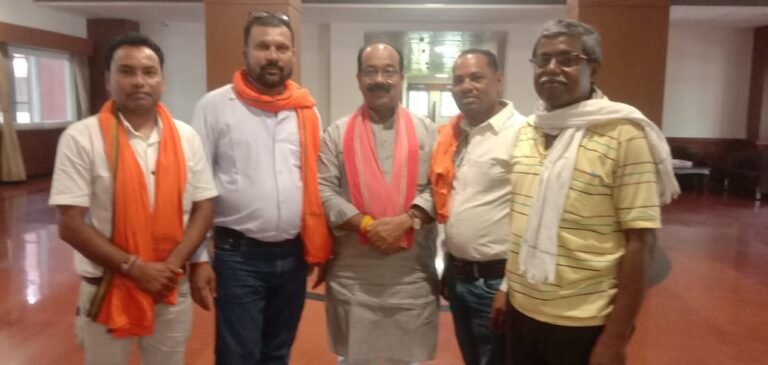 जनपद सदस्य कांति बलराम मरावी ने क्षेत्र की समस्याओं को लेकर सौंपा ज्ञापन