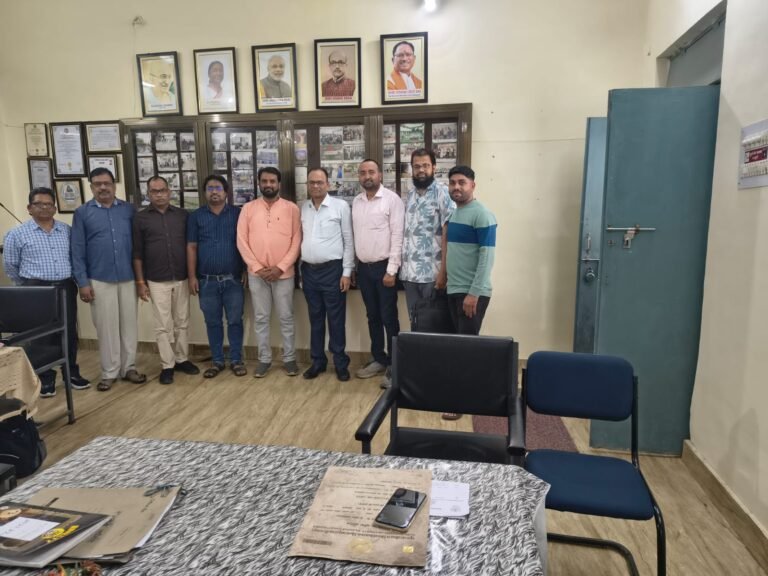 महामाया महाविद्यालय में एलुमनी एसोसिएशन की नई कमेटी गठित — शीतल जायसवाल बने अध्यक्ष, पूर्व छात्रों के सहयोग से विकास का लिया संकल्प