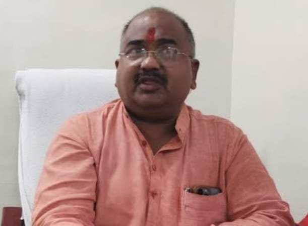 धार्मिक धरोहर को नया जीवन देने आगे आया महामाया मंदिर ट्रस्ट रतनपुर के उपेक्षित मंदिरों का होगा जीर्णोद्धार, बीस दुवरिया मंदिर से होगी शुरुआत