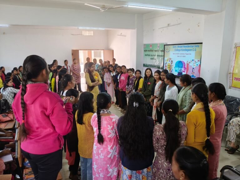 शासकीय आदर्श आवासीय कन्या महाविद्यालय कोंडागांव में तनाव प्रबंधन कार्यशाला का आयोजन