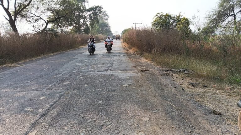 गरियाबंद में सड़क मरम्मत पर करोड़ों स्वीकृत, PWD का काम सिर्फ खानापूर्ति