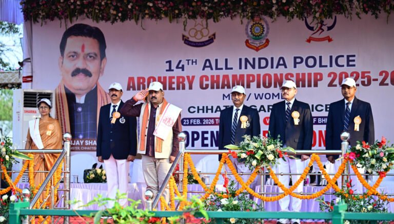 रायपुर : चौदहवीं अखिल भारतीय पुलिस तीरंदाजी प्रतियोगिता का उपमुख्यमंत्री विजय शर्मा ने किया शुभारंभ
