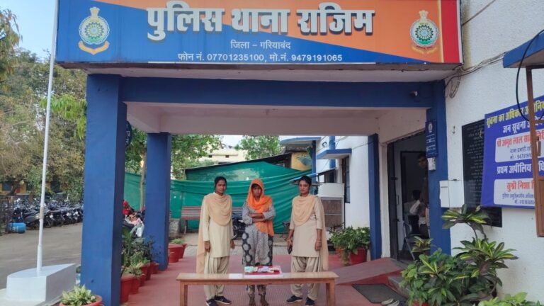 राजिम पुलिस द्वारा मजार में रखे तामिर (दानपेटी) को चोरी करने वाले विधि से संघर्षरत बालक सहित दो आरोपियों को किया गया, गिरफ्तार