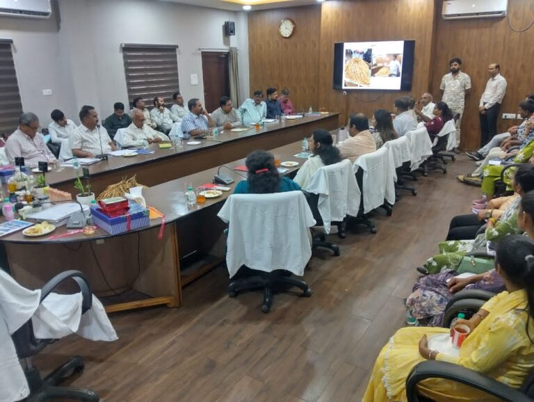 रायपुर : बस्तर और सरगुजा में औषधीय पौधों की योजनाओं का होगा विस्तार : विकास मरकाम