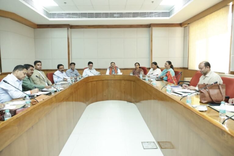 रायपुर : प्रदेश में पीसीपीएनडीटी और एआरटी एक्ट का कड़ाई से होगा पालन, स्वास्थ्य मंत्री की बैठक में अहम निर्देश