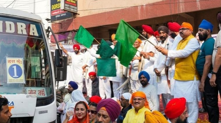 सिख संगठन की धार्मिक यात्रा, हरी झंडी दिखा किया रवाना