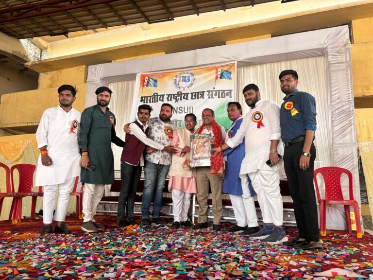 छात्र संगठन एनएसयूआई का विदाई समारोह एवं होली स्नेह सम्मेलन रतनपुर में संपन्न
