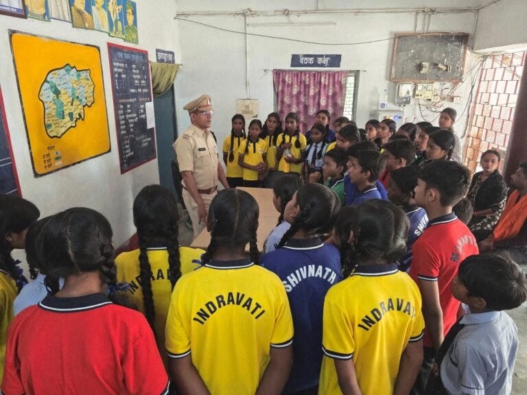 SDOP विजय सिंह राजपूत के मार्गदर्शन में छात्रों का थाना भ्रमण, पुलिस कार्यप्रणाली से हुए रूबरू