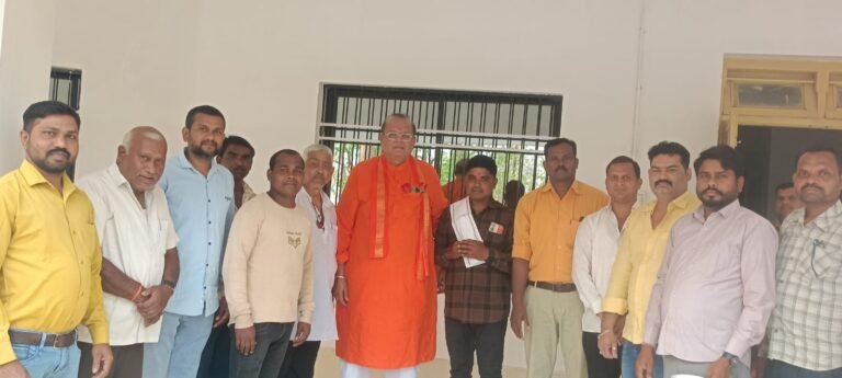 फिंगेश्वर नगर के वार्ड क्रमांक 08 के भाजपा कार्यकर्ता मंथिर साहू ने कांग्रेस का थामा दामन, नगर में बढ़ी राजनीतिक हलचल