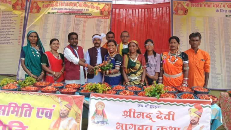 प्रदेश स्तर पर प्रथम बार छत्तीसगढ़ी व्यंजन अंगाकर पान रोटी बैलगाड़ी निर्मित आकार का संस्कृति कर्मियों ने किया प्रदर्शन