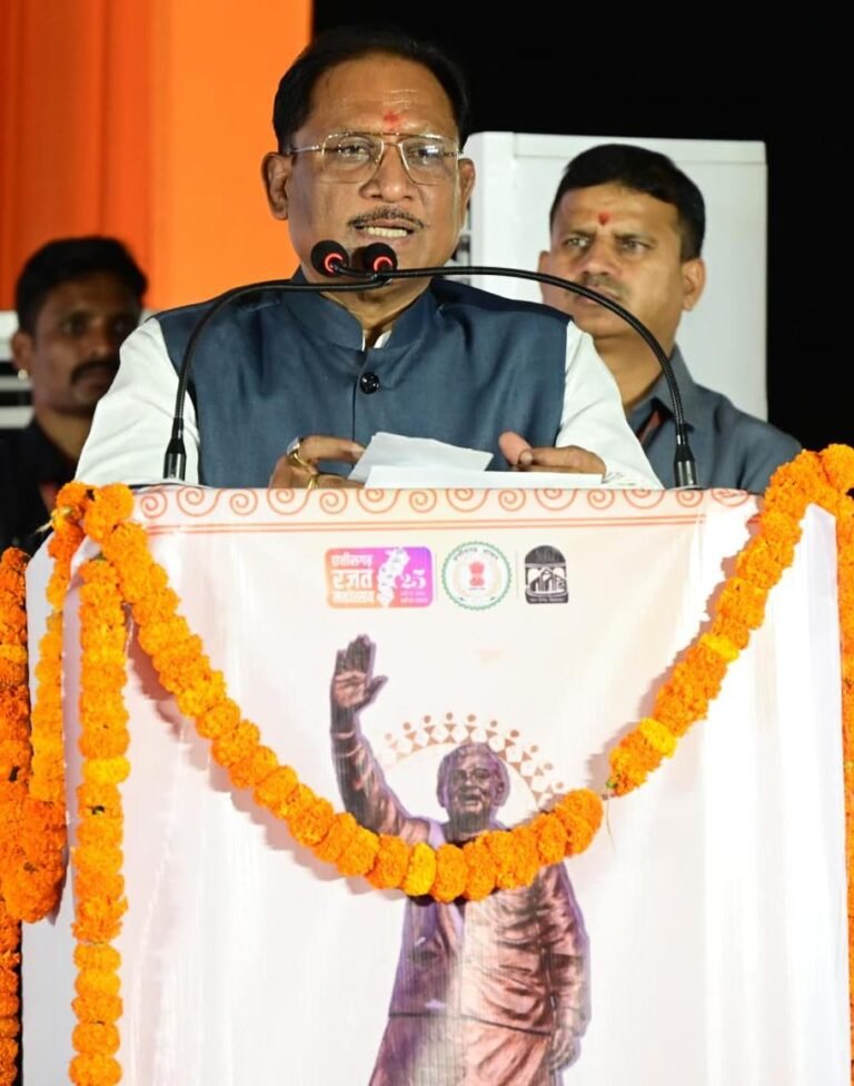 अटल परिसर से विकास का नया अध्याय: मुख्यमंत्री  विष्णुदेव साय ने बिलासपुर में 26 करोड़ से अधिक के विकास कार्यों का किया लोकार्पण और शिलान्यास