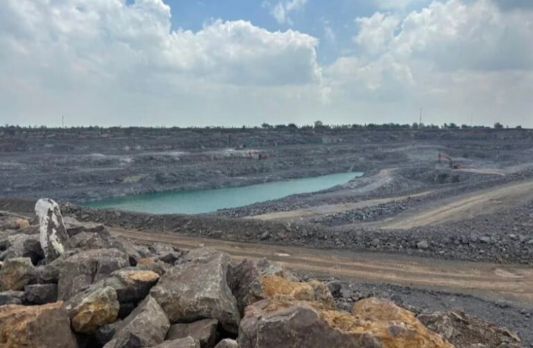 जिंदल माइंस की नियमविरुद्ध ब्लास्टिंग से दहशत में ग्रामीण, रोक लगाने की मांग तेज