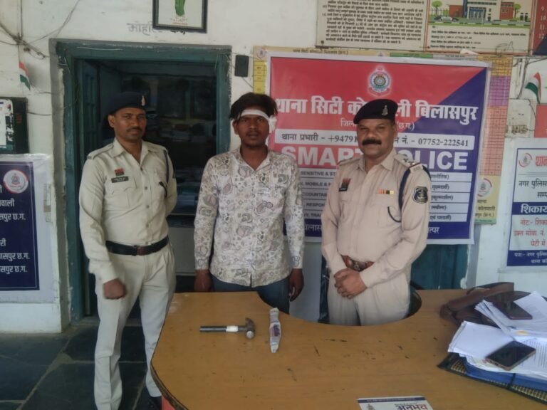 पुराना बस स्टैंड में चाकू से हमला करने वाला आरोपी गिरफ्तार, हथियार जब्त