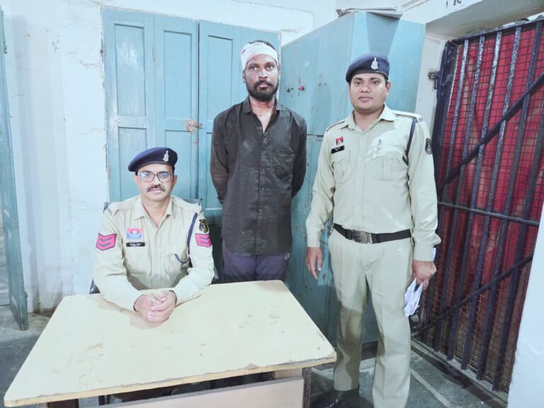 कतियापारा में चापड़ से हमला: पुलिस ने आरोपी को दबोचा, पहुंचा सलाखों के पीछे
