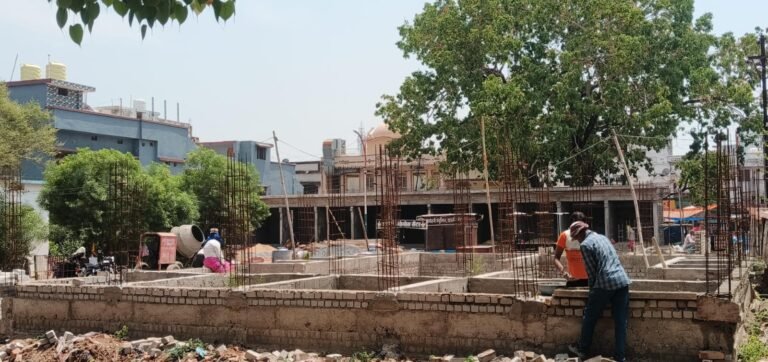 पुराना थाना चौपाटी में बीच में शौचालय निर्माण का कलेक्टर से शिकायत भाजपा पार्षद दल