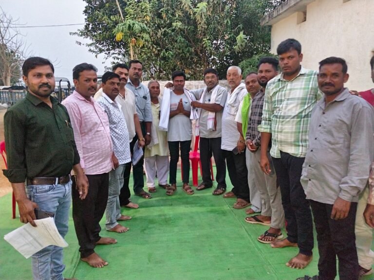 अमितेश शुक्ल की कार्यशैली से प्रभावित होकर युवाओं का कांग्रेस की ओर रुझान, फिंगेश्वर में दर्जनों कार्यकर्ताओं ने थामा हाथ