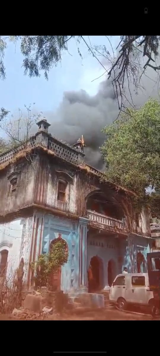 ब्रेकिंग न्यूज़: अंबिकापुर में भीषण आग का तांडव, लाखों का नुकसान