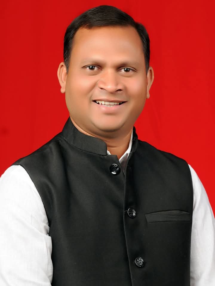 किसान आज डीजल, खाद और बढ़ती लागत के बीच बुरी तरह जूझ रहा है- सरकार बताए डीजल-खाद कहां है ? – टिकेश साहू