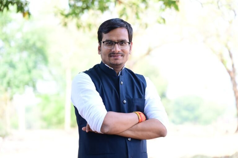 पत्थलगांव शहर मंडल के महादेवटिकरा में मंडल अध्यक्ष अंकित बंसल के प्रयास से लो वोल्टेज की समस्या खत्म,नया ट्रांसफॉर्मर लगने से ग्रामीणों को लो वोल्टेज की समस्या से मिली राहत