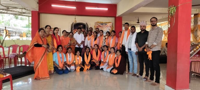 विश्व हिंदू परिषद दुर्गावाहिनी जिला गौरेला पेंड्रा मरवाही की 13 बहने सफलता पूर्वक शौर्य प्रशिक्षण वर्ग करके वापिस