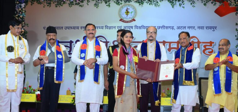 रायपुर : नई पीढ़ी को डिजिटल एडिक्शन और पॉपकॉर्न स्टेटस से बाहर निकलने की आवश्यकता है –  रमेन डेका