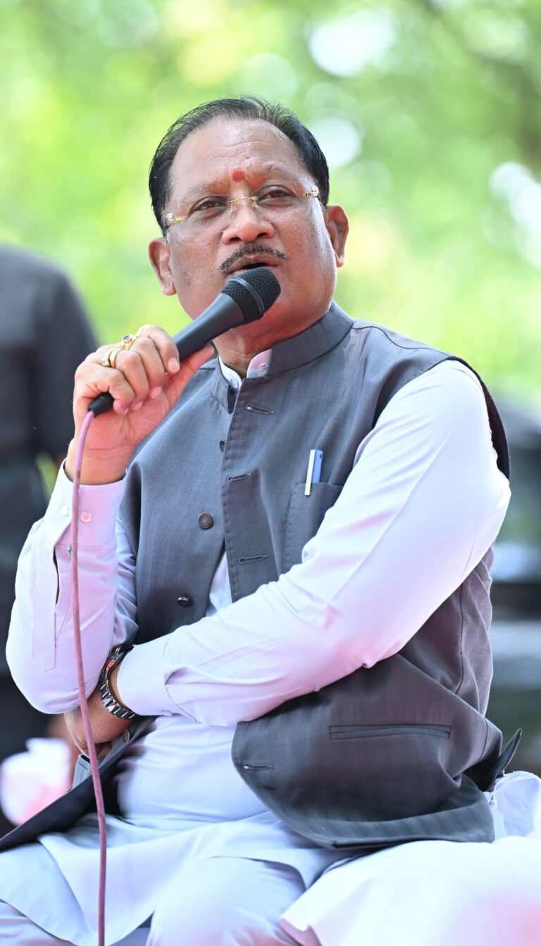 सुशासन तिहार में मुख्यमंत्री विष्णुदेव साय पहुंचे बीजापुर के सुदूर गांव कोण्डापल्ली :  चौपाल में सुनीं ग्रामीणों की समस्याएं