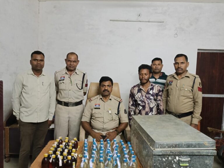 ऑपरेशन प्रहार के तहत बिल्हा पुलिस की बड़ी कार्रवाई, 72 पाव अवैध देशी शराब के साथ युवक गिरफ्तार