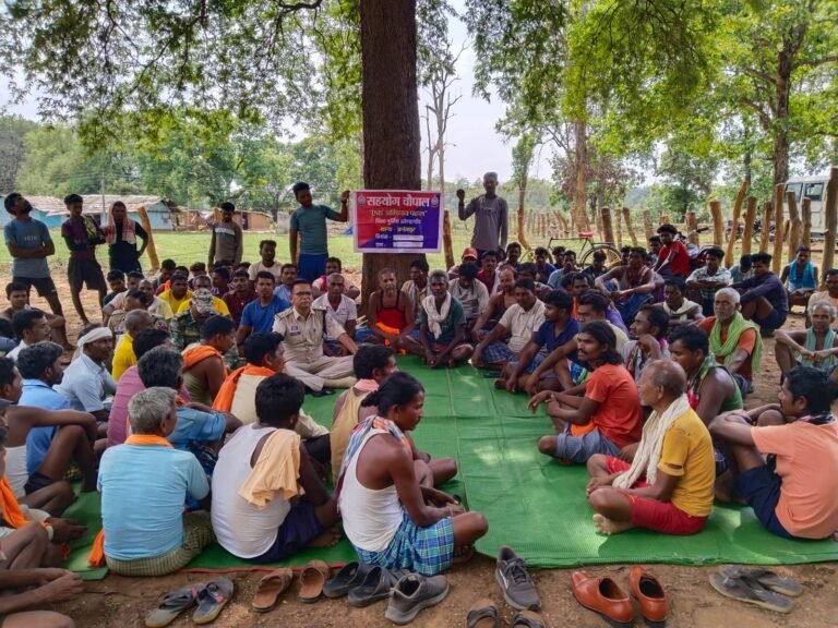 थाना अनंतपुर क्षेत्र के दूरस्थ गांव के ग्रामीणों की समस्याओं से अवगत् होने ग्राम ओडारगांव में लगाया गया सहयोग चौपाल