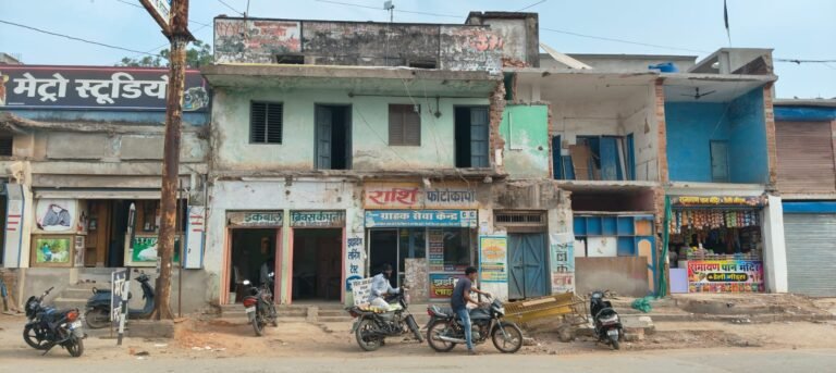रेलवे की जमीन पर भू-माफियाओं का कब्जा, दुकानों की अवैध खरीद-फरोख्त का खुलासा