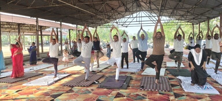 अंतर्राष्ट्रीय योग दिवस पर कृषि उपज मंडी परिसर में भव्य योग महोत्सव का आयोजन