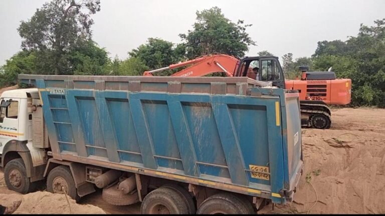 राजिम में अवैध रेत खनन का खेल बेखौफ, रातभर दौड़ रहे हाईवा