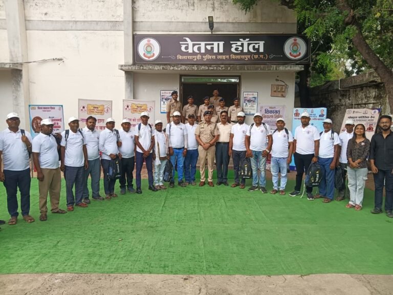 बिलासपुर में सड़क सुरक्षा की नई पहल: 120 ‘चेतना यातायात मितान’ तैयार, डीआईजी-एसएसपी ने वितरित की सुरक्षा किट