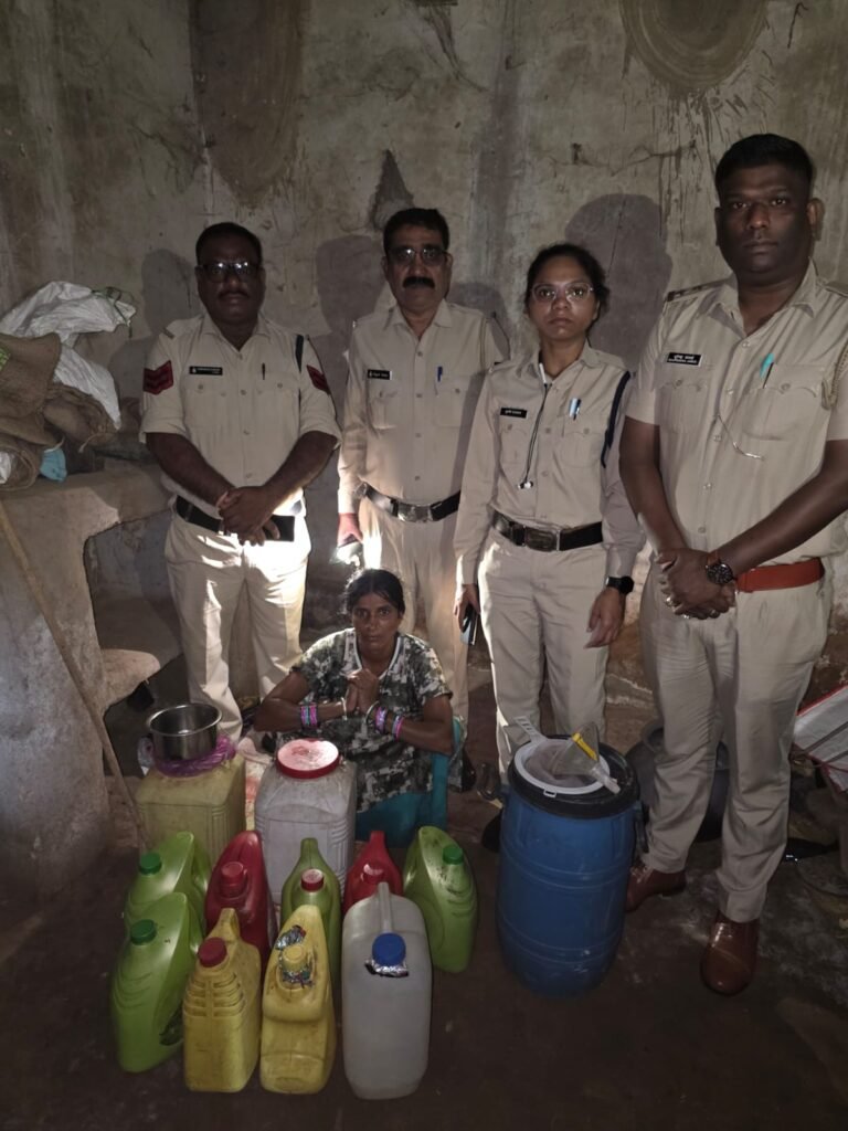 कोटा आबकारी की बड़ी कार्यवाही: 60 लीटर महुआ शराब और 600 किलो महुआ लहान जब्त, अवैध कारोबारियों में मचा हड़कंप