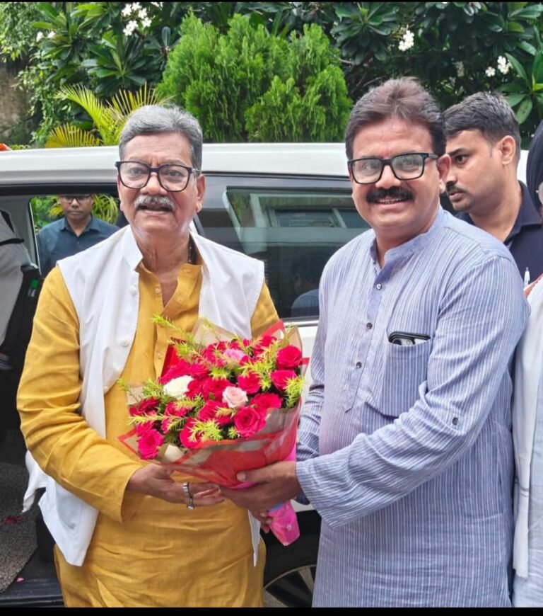 बिलासपुर में नेता प्रतिपक्ष डॉ. चरणदास महंत ने कोटा विधायक अटल श्रीवास्तव से की मुलाकात, प्रदेश के राजनीतिक हालात पर हुई चर्चा