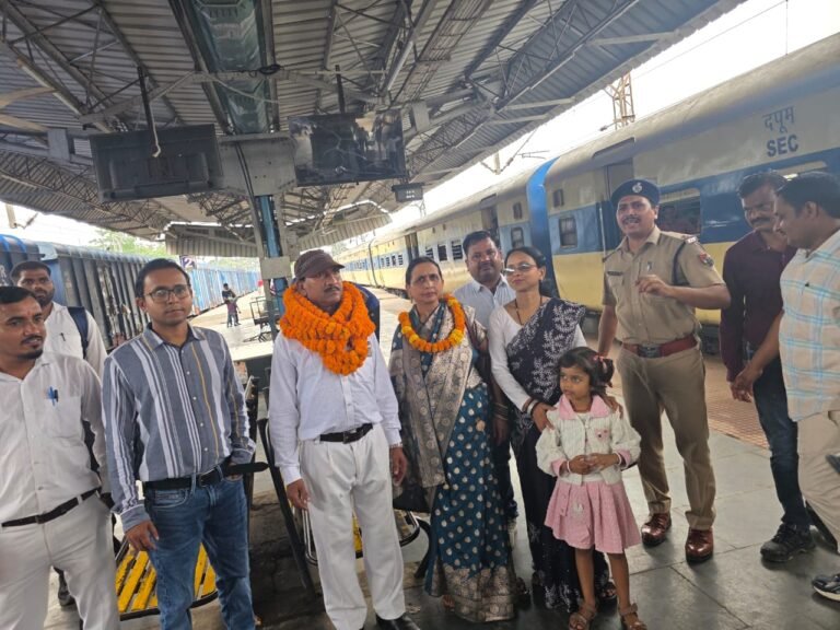 36 साल तक थामी देश की रेल की रफ्तार, अब सम्मान के साथ थमा सफर
