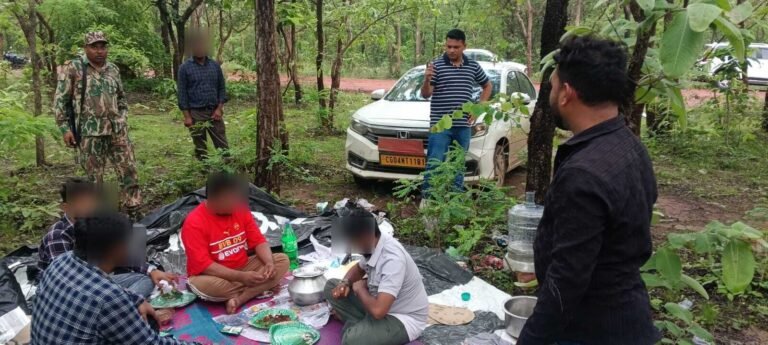 गरियाबंद पुलिस अधीक्षक वेदव्रत सिरमौर ने लिया प्रमुख पर्यटन स्थलों का जायजा हुड़दंगियों और नशा करने वालों पर होगी सख्त कानूनी कार्यवाही
