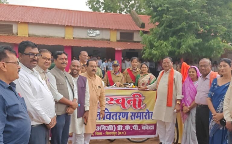 साइकिल मिली तो सपनों को लगे पंख… अब हर बेटी तय करेगी सफलता की नई राह