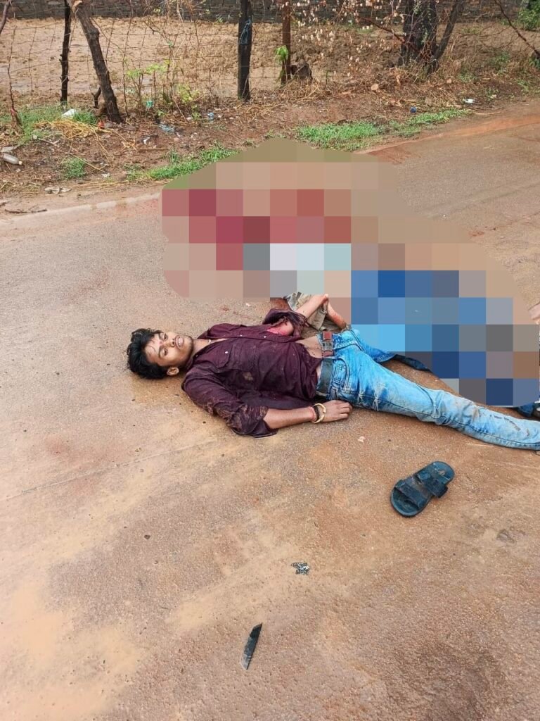 बस ने बाइक को मारी टक्कर, एक युवक की मौके पर मौत, दूसरा गंभीर घायल
