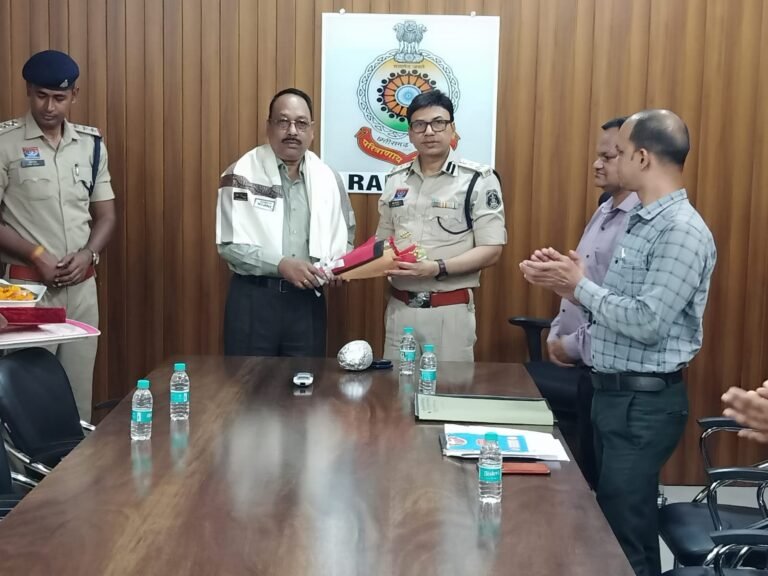 34 साल की ईमानदार पुलिस सेवा के बाद एएसआई राम सजीवन वर्मा को सम्मानपूर्ण विदाई