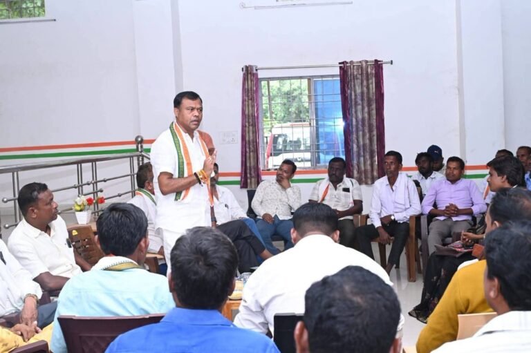 छत्तीसगढ़ प्रदेश कांग्रेस अध्यक्ष दीपक बैज की उपस्थिति में ब्लॉक कांग्रेस कमेटी भानपुरी की महत्वपूर्ण बैठक हुई संपन्न
