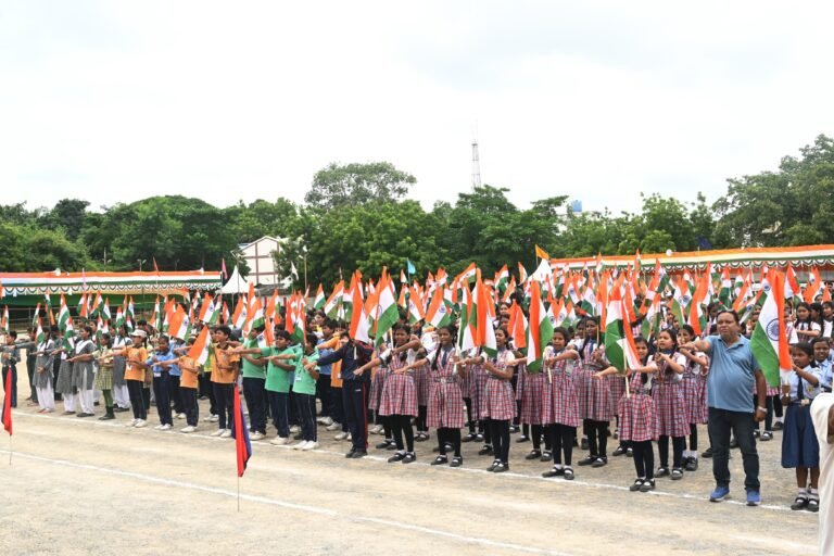 हर घर तिरंगा रैली का भव्य आयोजन, डाक विभाग ने दिया देशभक्ति का संदेश