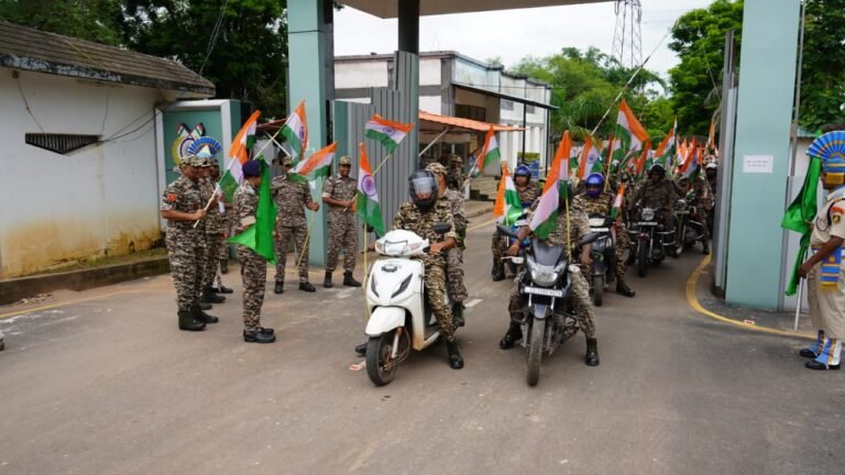 सीआरपीएफ बिलासपुर ने निकाली भव्य ‘हर घर तिरंगा’ रैली, देशभक्ति के नारों से गूंजा शहर