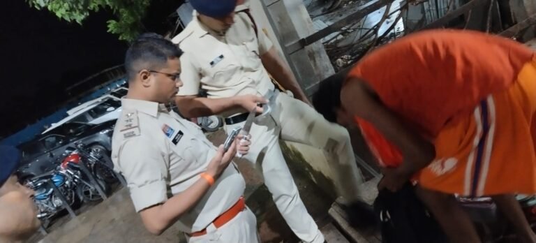 स्वतंत्रता दिवस से पहले बिलासपुर पुलिस अलर्ट, रेलवे स्टेशन पर सघन चेकिंग