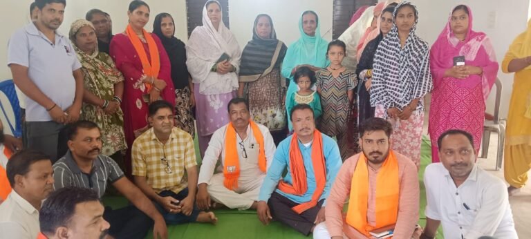 अल्पसंख्यक मोर्चा की बैठक में दिखा एकजुटता का दम! सरकारी योजनाओं से समाज को जोड़ने से लेकर चुनावी तैयारी तक बनी रणनीति