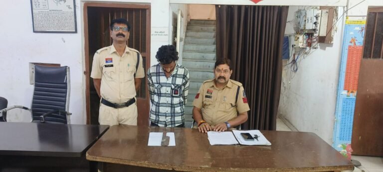 यदुनंदन नगर में चाकू लेकर राहगीरों को धमका रहा था युवक, सिरगिटटी पुलिस ने दबोचा