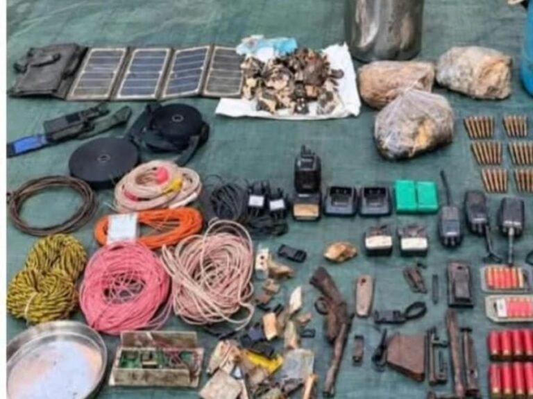 बीजापुर में नक्सली डंप से हथियार, जिंदा कारतूस एवं जिलेटिन- बरामद