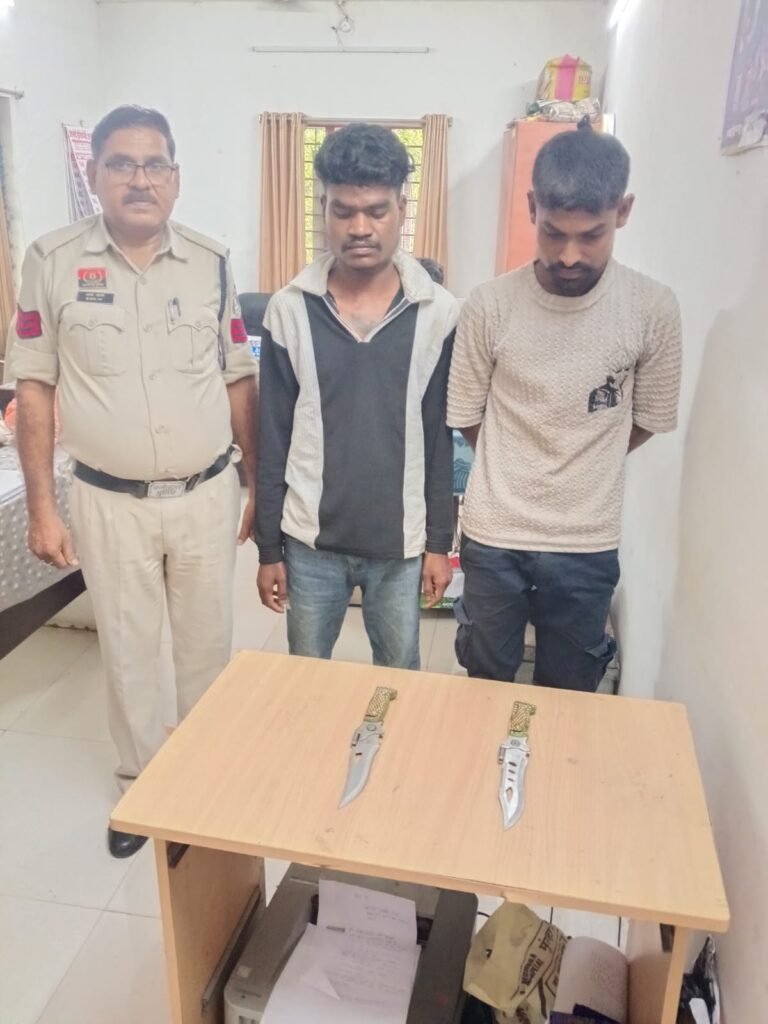 चकरभाठा ओवरब्रिज के पास बटनदार चाकू लहराकर लोगों को डराने वाले दो युवक गिरफ्तार